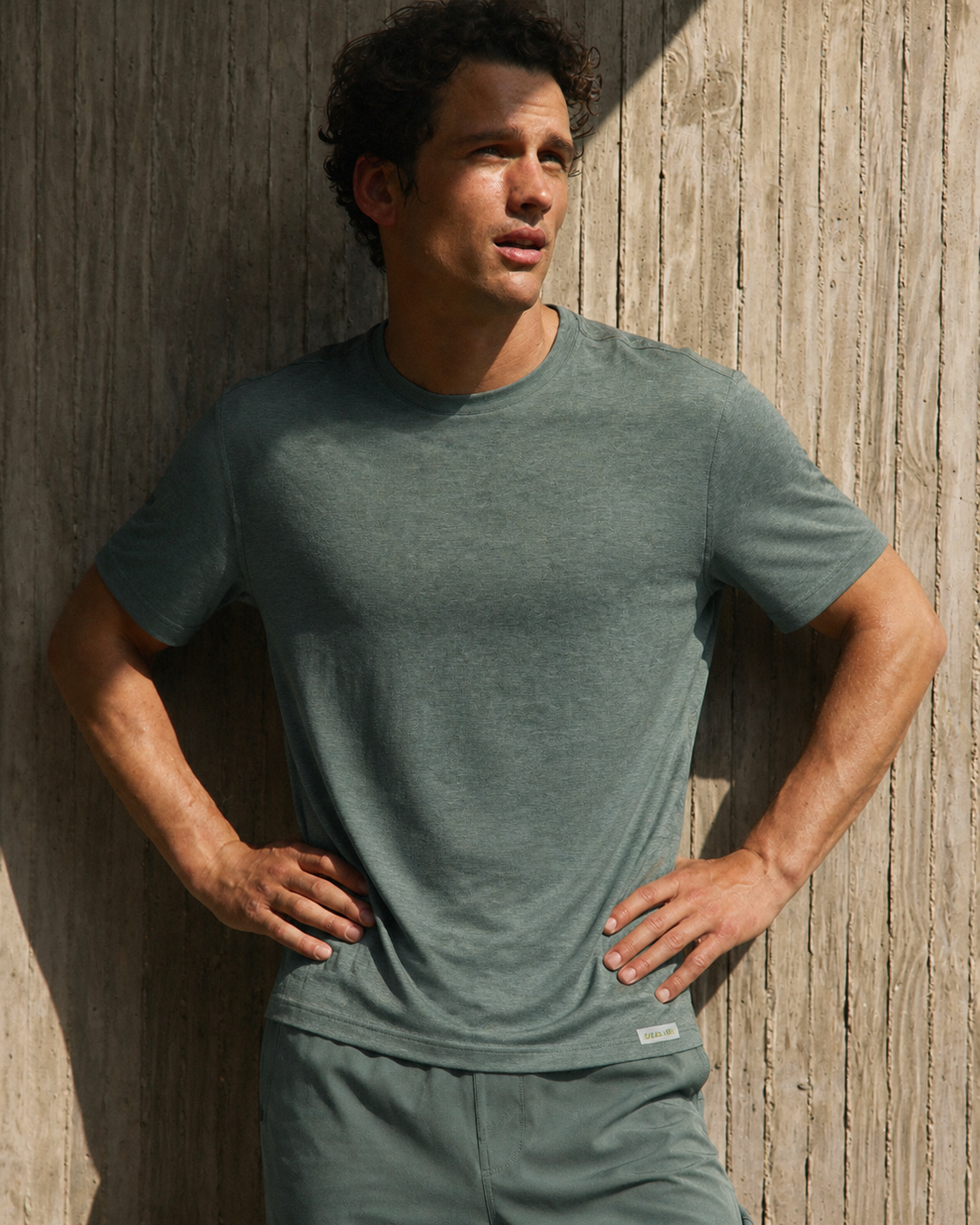 Pivot Short-Sleeve Relaxed-Fit Performance Tee - Agate Green Heather