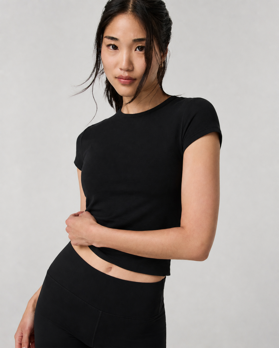 Cadence Line Fitted Everyday Tee - Black