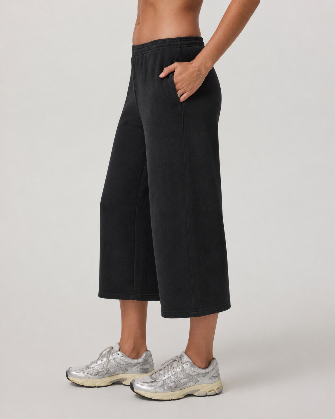 Nexus Wide-Leg Short-Length Sweatpant - Washed Black