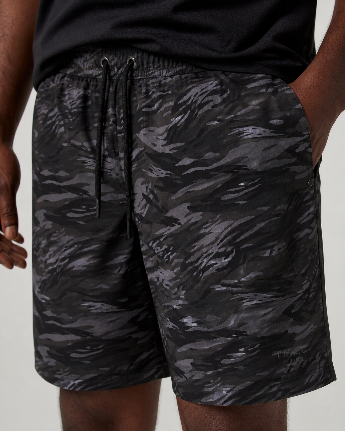 Beacon Line 7-Inch Lined Everyday Short - Black Riptide Camo
