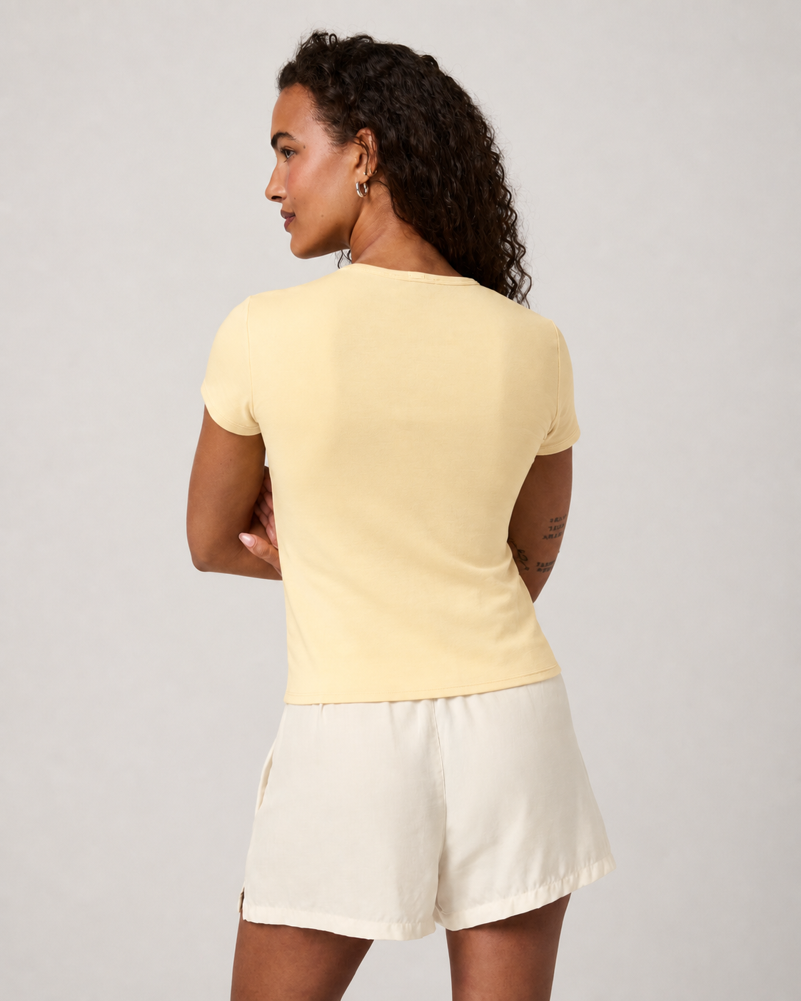 Cadence Line Fitted Everyday Tee - Butter