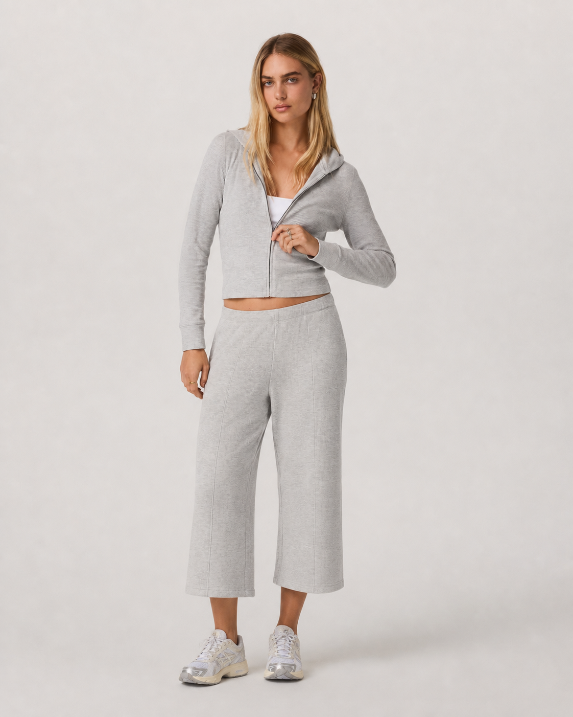 Alder Field Wide-Leg Short-Length Everyday Pant - Light Heather Grey