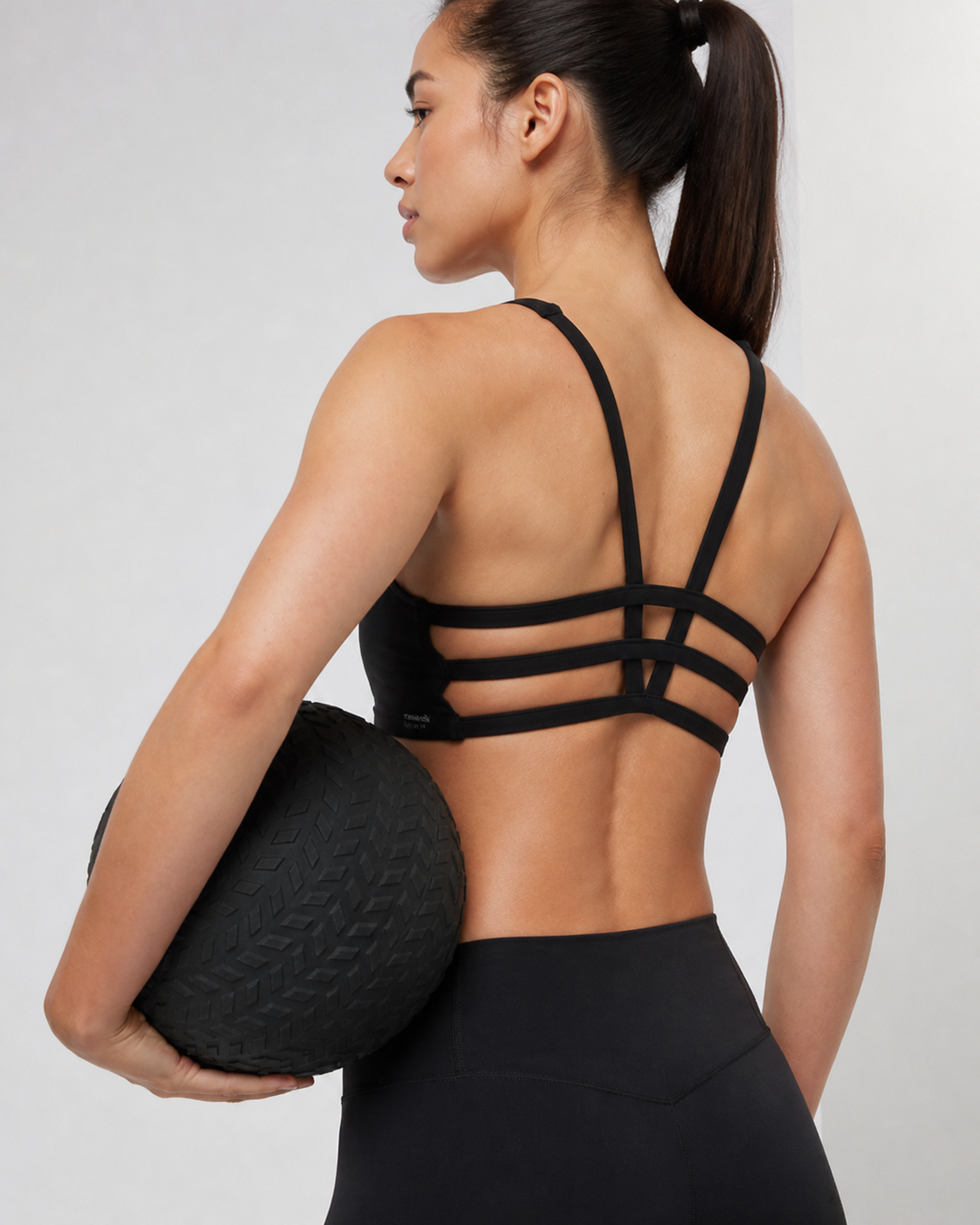 Latitude Movement Bra - Black